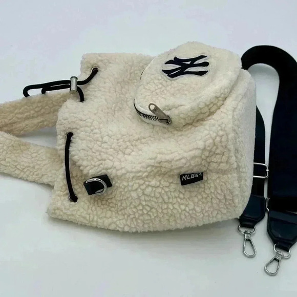 MLB NY New York Yankees Polar Fleece Handbag - Picture 11 of 14